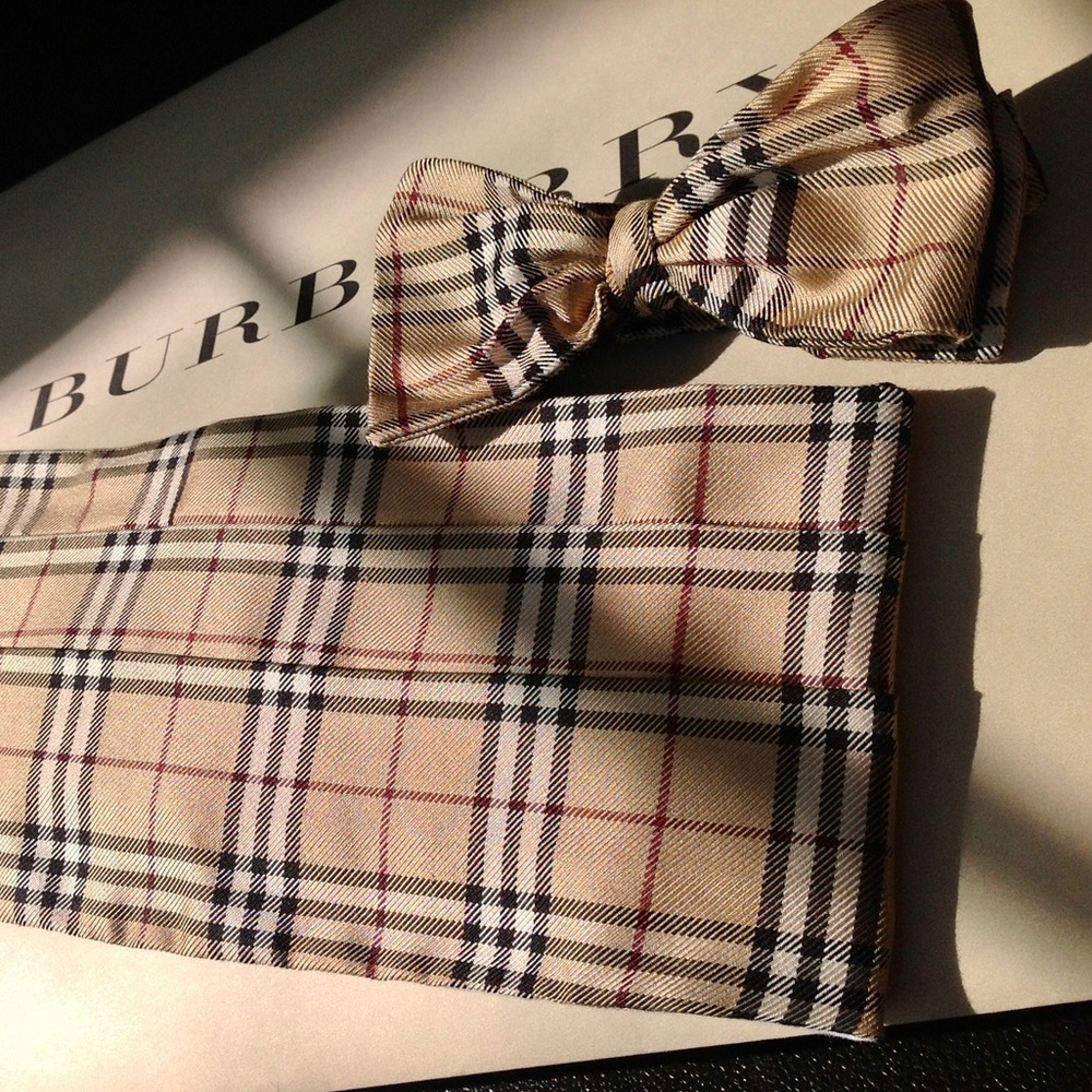 🎁TB HOLIDAY 26’🎁LEGENDARY🆕🔥💯ORIGINAL ICONIC BURBERRY NOVA CHECK BOW TIE SET🔥
